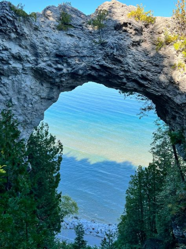 Exploring Mackinac Island State Park: Michigan’s Natural Beauty and Historic Charm